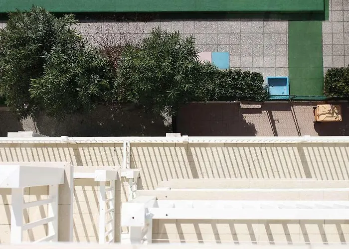 سي-هوتلز ايجلون فندق